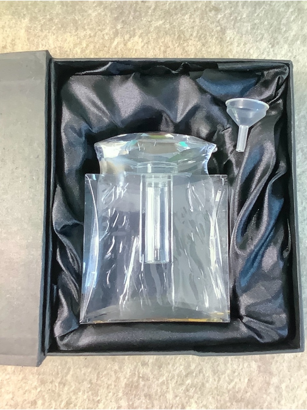 Marilyn Miglan vintage perfume decanter, crystal cut glass, never used